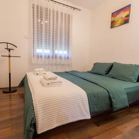 Calane 게스트하우스 Topola