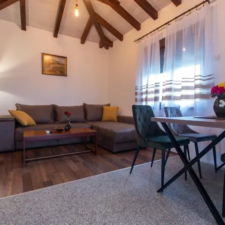 Calane 게스트하우스 Topola